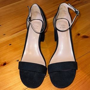 Black heels size 9 wide